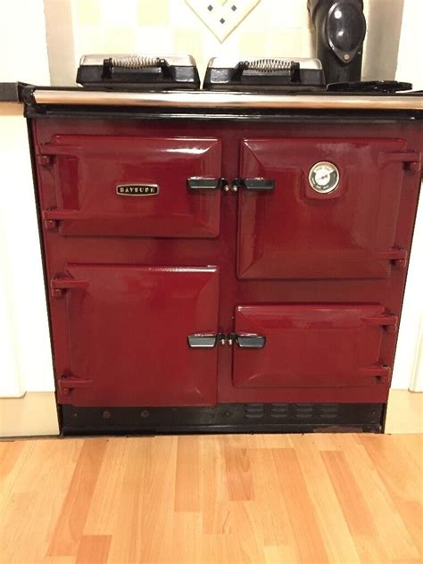 Large hotplate with one side hotter than the other. . Rayburn 480k oil fired cooker